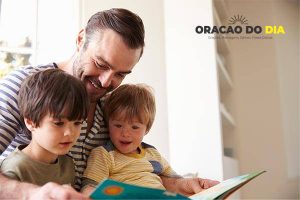 orar, rezar, fazer uma prece uma súplica pelos seus filhos