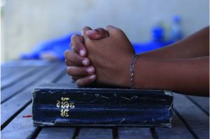 Oração para não deixar Jesus para trás - Lucas 2.43